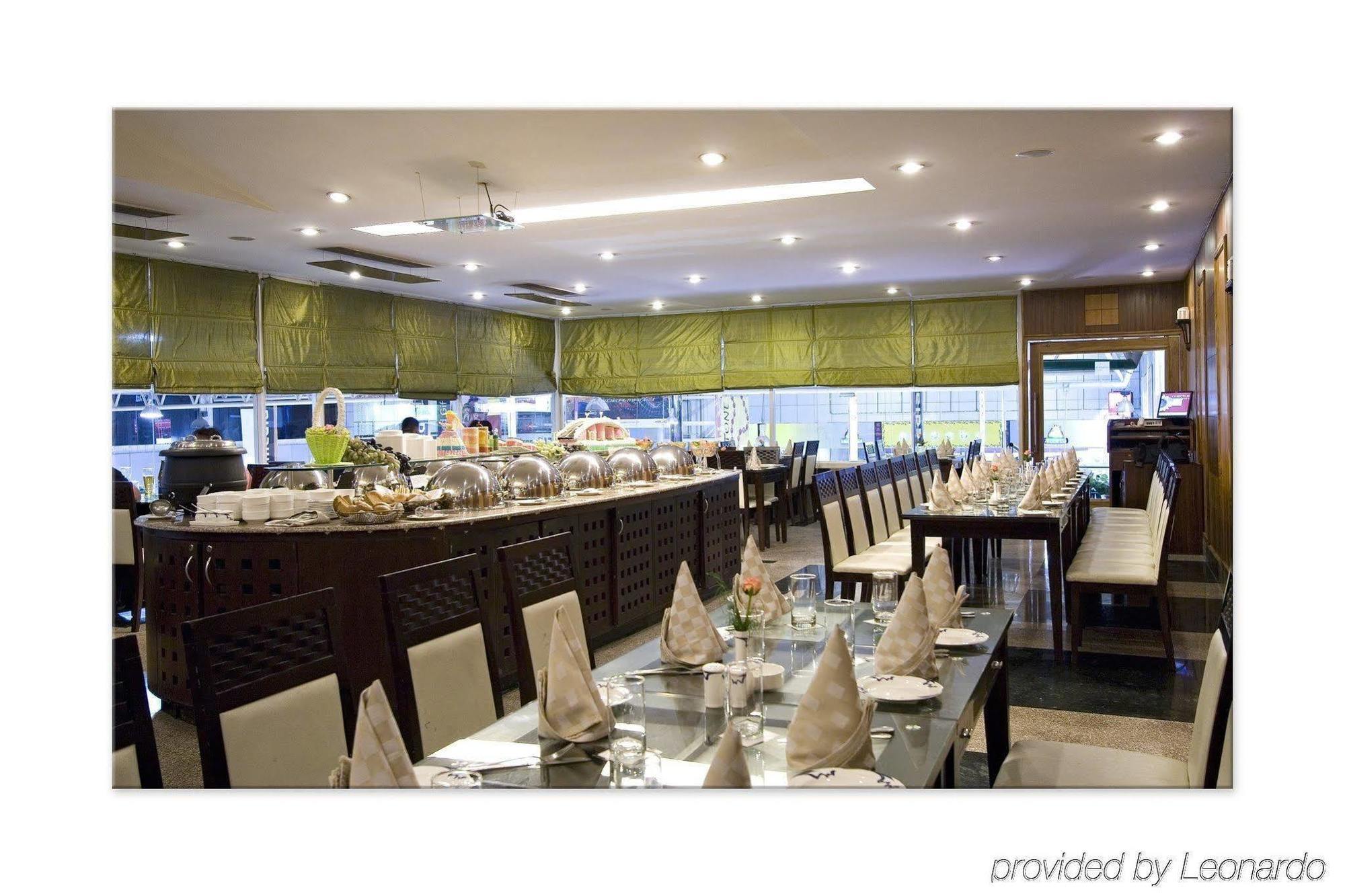 Clarks Inn, Pacific Mall Ghaziabad Εστιατόριο φωτογραφία