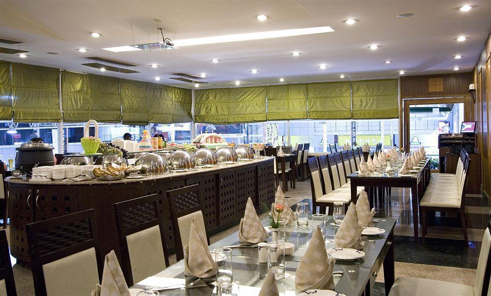 Clarks Inn, Pacific Mall Ghaziabad Εξωτερικό φωτογραφία